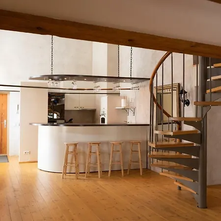 Old Town Duplex, 24/7 Self Check In Loft *