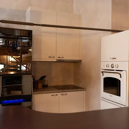 Old Town Duplex, 24/7 Self Check In Loft Apartment Riga
