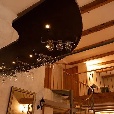 Old Town Duplex, 24/7 Self Check In Loft Apartment