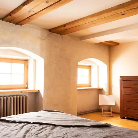Old Town Duplex, 24/7 Self Check In Loft Apartment