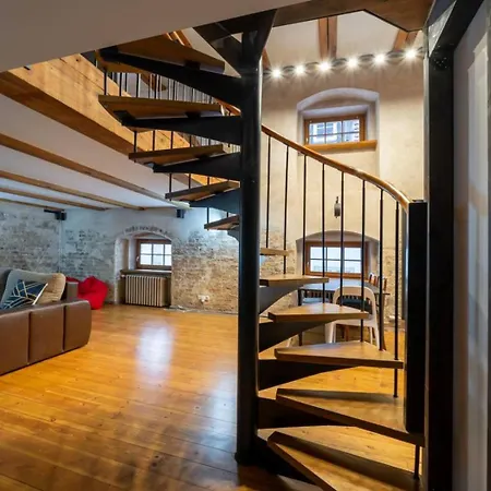 Апартаменти Old Town Loft Duplex, 24h7d Self Check In Loft *